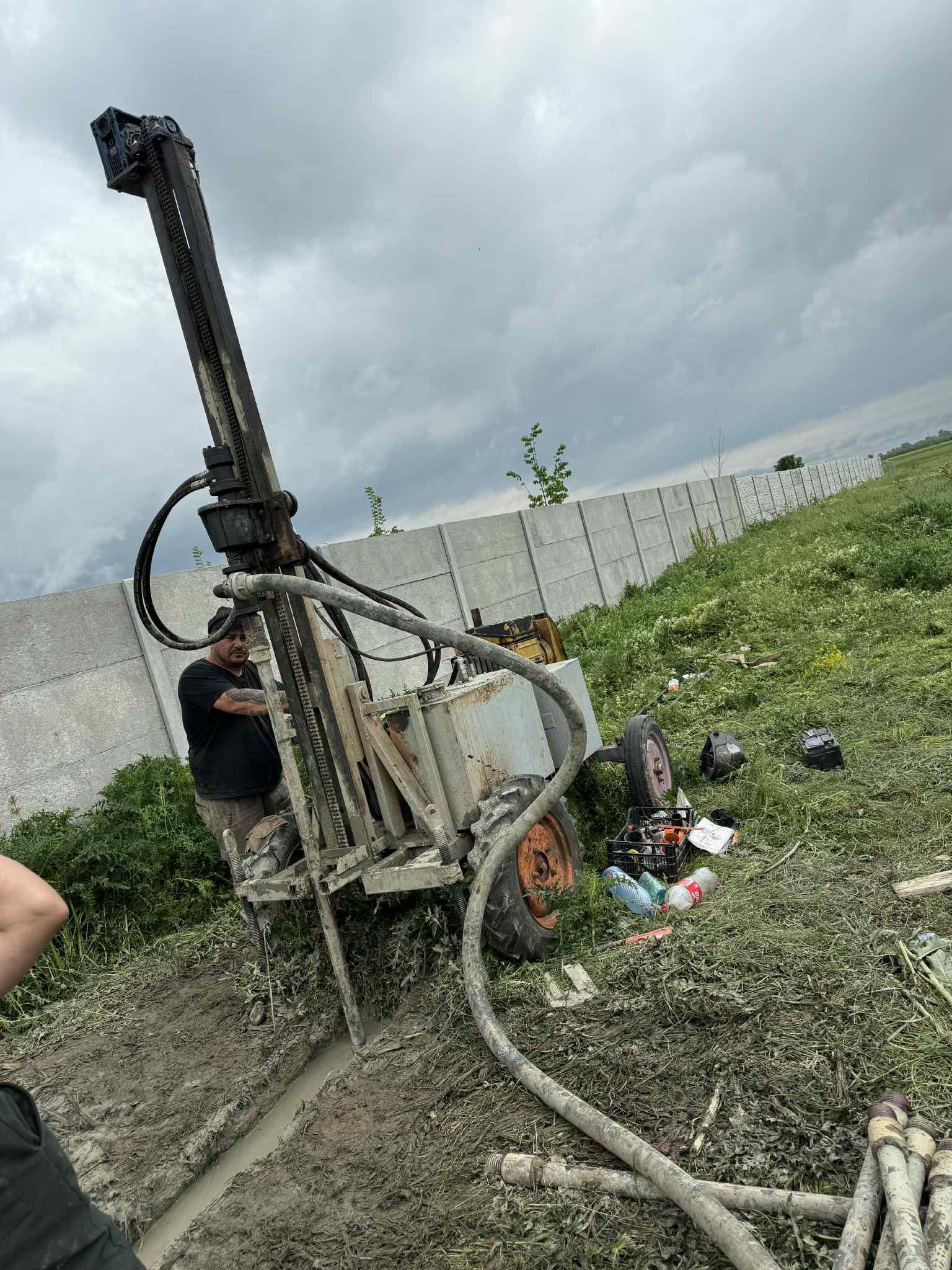 Utilaje moderne folosite de echipa noastră pentru foraje puțuri profesionale